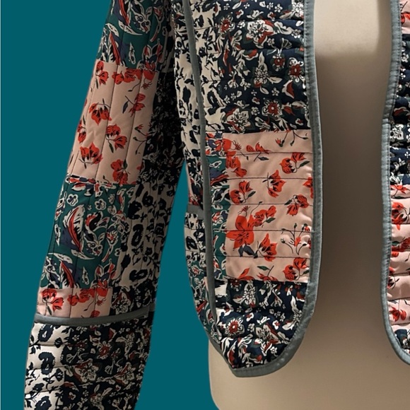 Warm Trendy Quilted Jacket Open Front Multi-Color All-Over Floral Print Small - Picture 5 of 16
